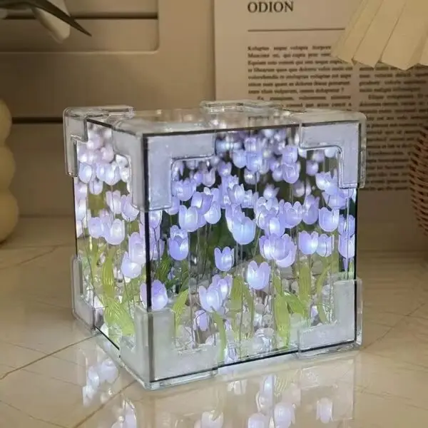 Square Pretty Tulip Flowers Glass Light